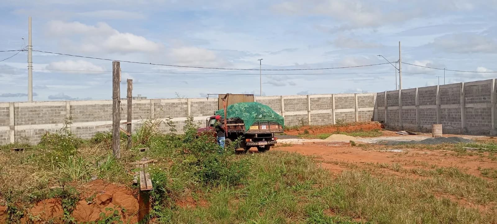 Execução de muro — Canil ONG Casa Mundo Animal — registro 54 da execução