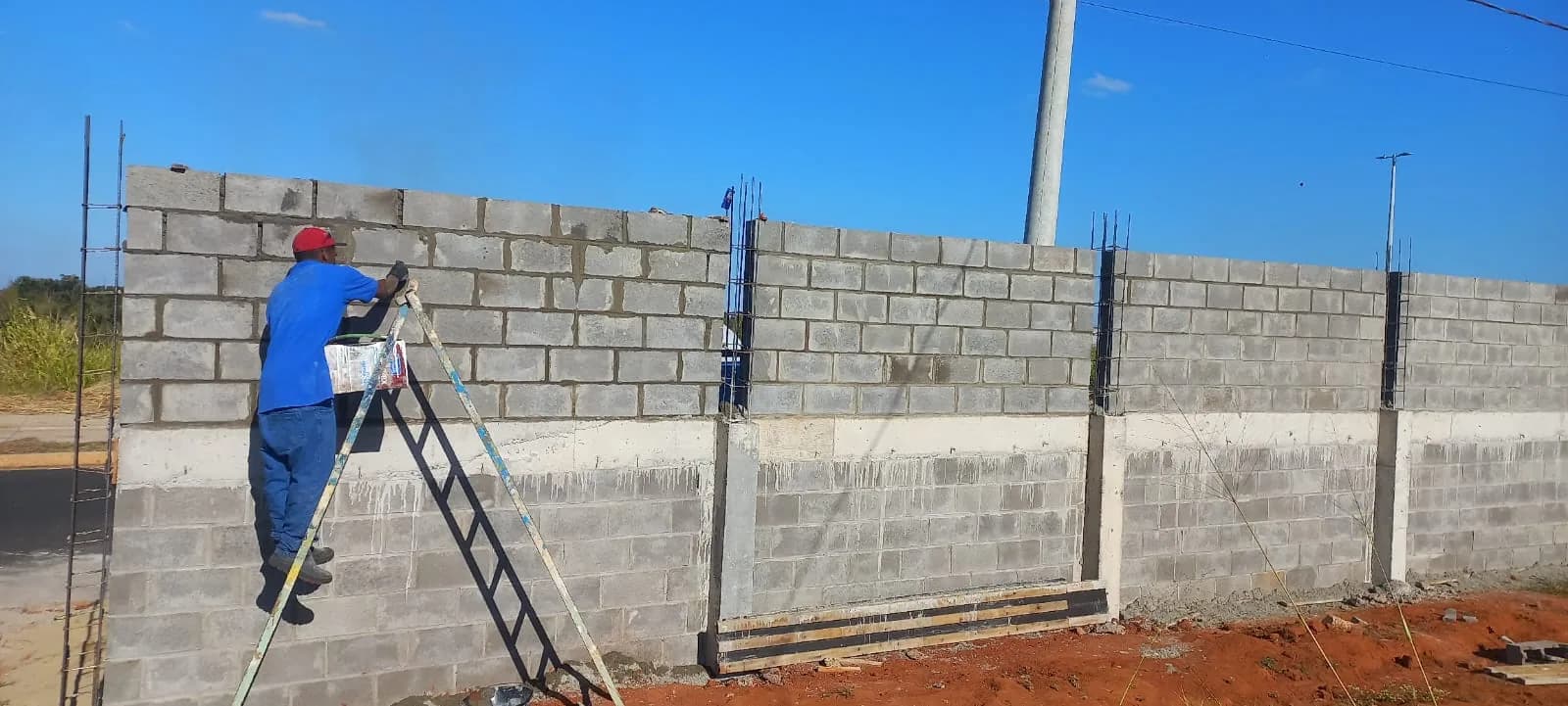 Execução de muro — Canil ONG Casa Mundo Animal — registro 38 da execução