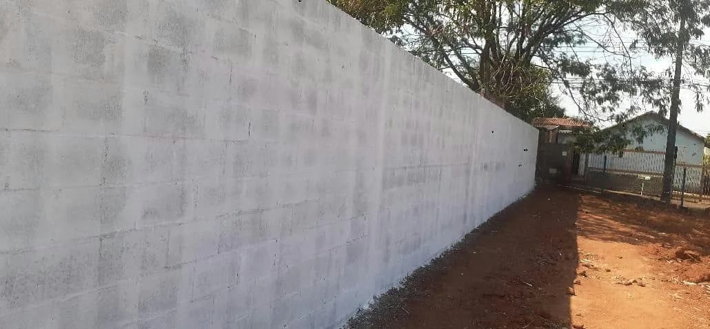 Execução de muro — CEAI Luizote — registro 20 da execução
