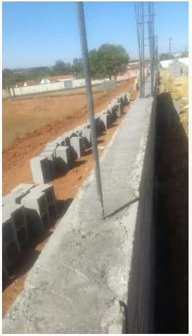 Execução de muro — CEAI Luizote — registro 7 da execução